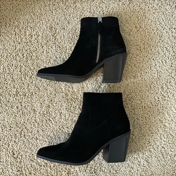 Lisa Vicky Black Genuine Suede Sunny-V Pointed Toe Block Heel Booties Sz 7.5 - Picture 4 of 8